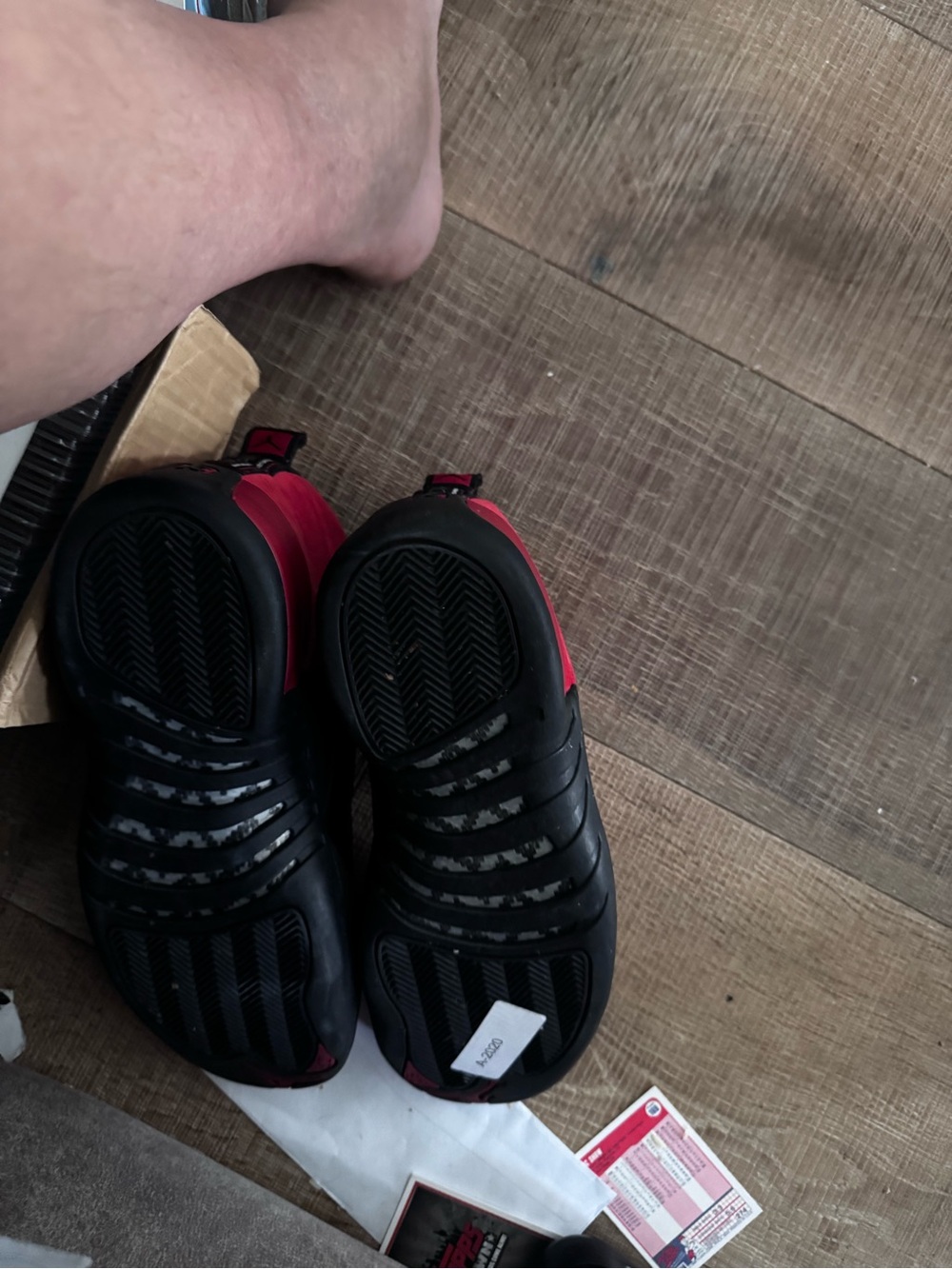 Jordan Men's Black and Red Slip-On Sneakersx